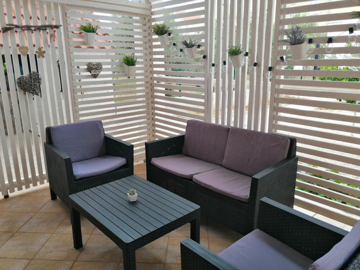 Apartman Mira Žaborić Zewnętrze zdjęcie